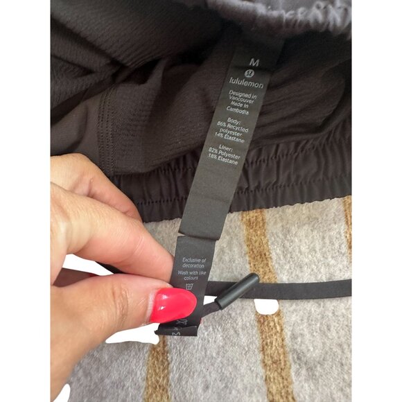 LULULEMON Men's Black Workout Lined Shorts Size Medium - Picture 9 of 9